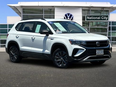 Used 2022 Volkswagen Taos S FWD image 2