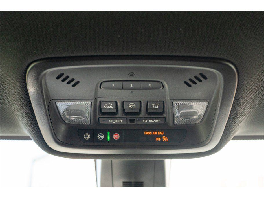 Used 2023 Chevrolet Traverse Premier w/ Redline Edition AWD/4WD image 23
