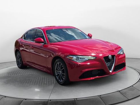 Used 2019 Alfa Romeo Giulia AWD w/ Cold Weather Package image 7
