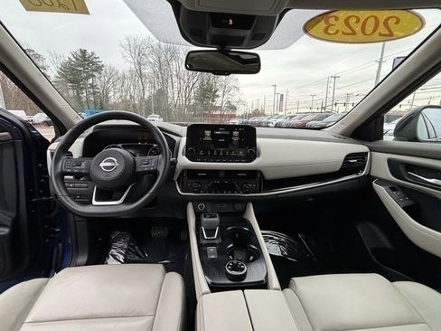 Used 2023 Nissan Rogue SL w/ SL Premium Package image 18