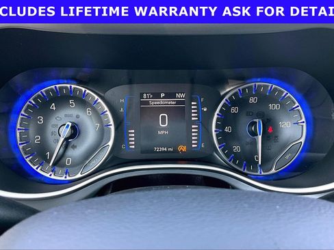 Used 2020 Chrysler Pacifica Touring-L w/ S Appearance Package FWD image 17