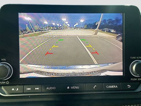 Used 2022 Nissan Rogue SV AWD/4WD image 17