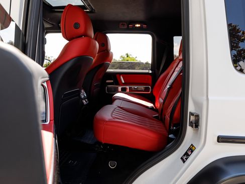 Used 2024 Mercedes-Benz G 63 AMG 4MATIC image 36