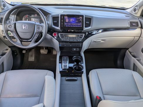 Used 2018 Honda Pilot Elite image 11