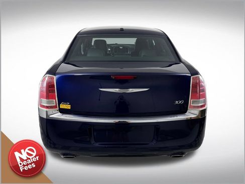Used 2014 Chrysler 300 AWD image 4