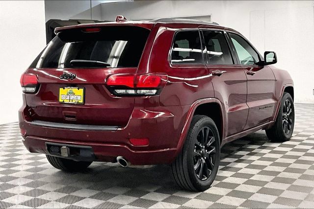 Used 2020 Jeep Grand Cherokee Altitude AWD/4WD image 13