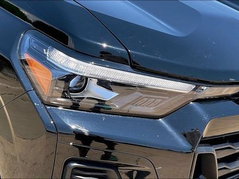 Used 2024 Chevrolet Colorado Z71 w/ Z71 Convenience Package 2 AWD/4WD image 30