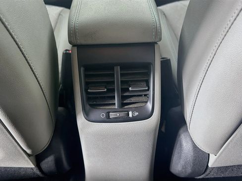 Used 2022 Kia Niro EX FWD image 27