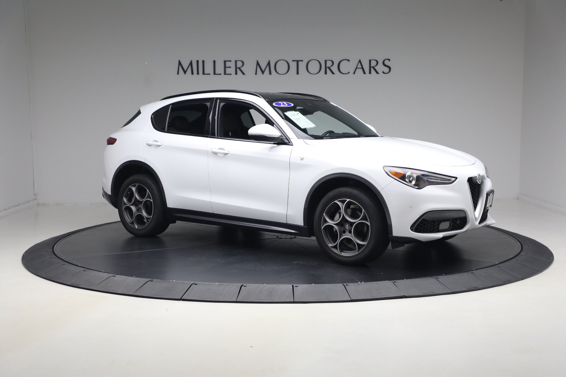 Used 2023 Alfa Romeo Stelvio Ti w/ Active Assist Plus Package AWD/4WD image 10