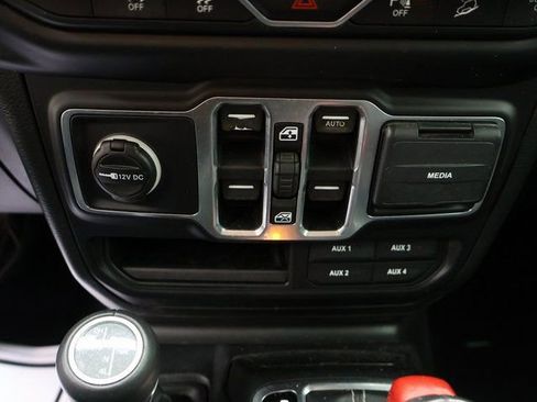 Used 2018 Jeep Wrangler Unlimited Sahara w/ Quick Order Package 24M Moab AWD/4WD image 39