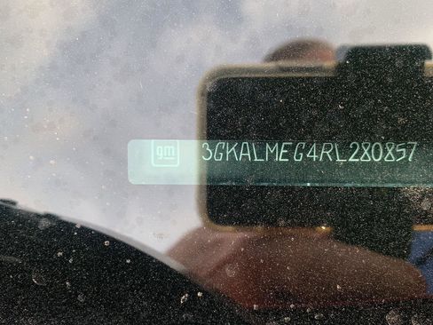 Used 2024 GMC Terrain SLE w/ Driver Convenience Package image 22