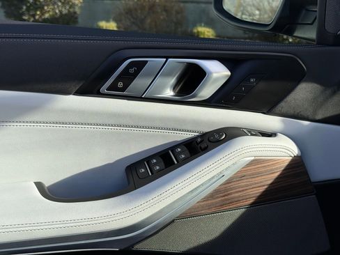 Used 2025 BMW X5 sDrive40i w/ Premium Package image 15