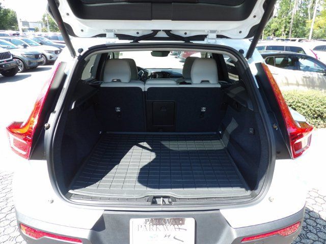 Used 2019 Volvo XC40 T5 Momentum AWD/4WD image 26