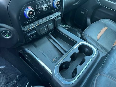 Used 2023 GMC Sierra 1500 AT4 w/ AT4 Preferred Package AWD/4WD image 21