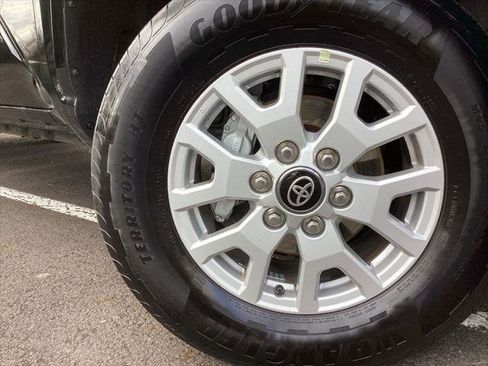 Certified 2025 Toyota Tacoma SR5 image 6