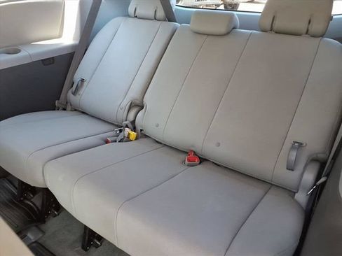 Used 2017 Toyota Sienna XLE w/ XLE Navigation Package AWD/4WD image 19