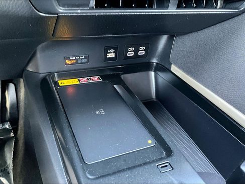 Used 2025 Toyota Camry LE image 30