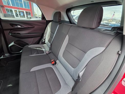 Used 2023 Chevrolet TrailBlazer LT FWD image 21
