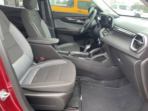 Used 2025 Chevrolet TrailBlazer LT w/ LT Cold Weather Package image 15