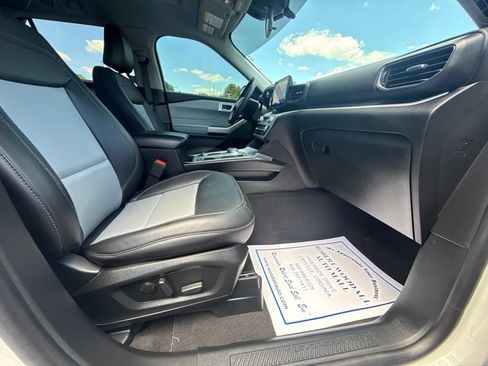 Used 2023 Ford Explorer XLT w/ Equipment Group 202A AWD/4WD image 15