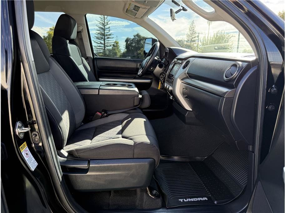 Used 2017 Toyota Tundra SR5 AWD/4WD image 19