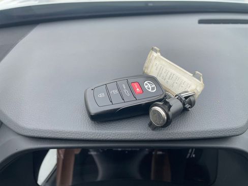 Used 2025 Toyota Grand Highlander FWD image 23