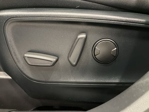 Used 2020 Ford Escape SEL image 12