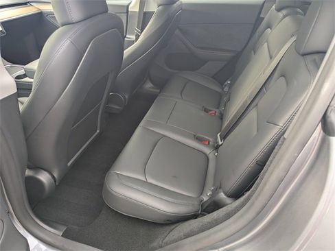 Used 2025 Tesla Model Y Performance image 17