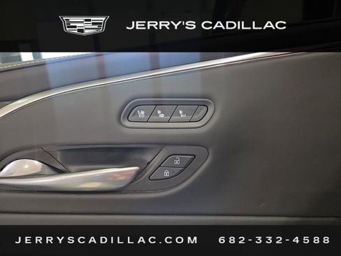 Certified 2023 Cadillac Escalade ESV V image 16