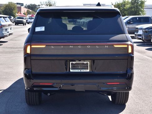 New 2025 Lincoln Navigator L Reserve image 8