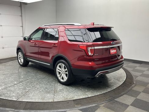 Used 2017 Ford Explorer XLT w/ Equipment Group 202A image 2