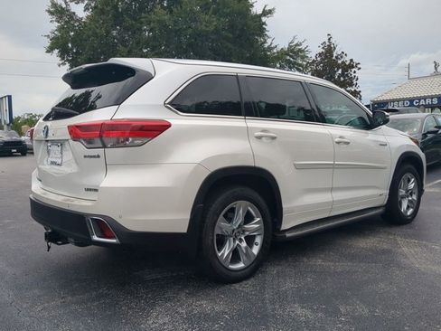 Used 2017 Toyota Highlander Limited image 4