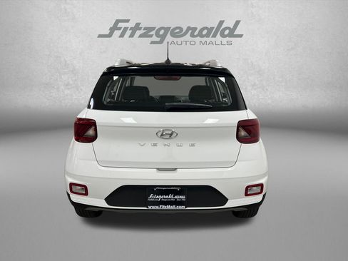 Used 2025 Hyundai Venue Limited FWD image 5