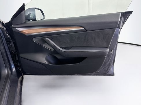 Used 2023 Tesla Model 3 Standard Range RWD image 30