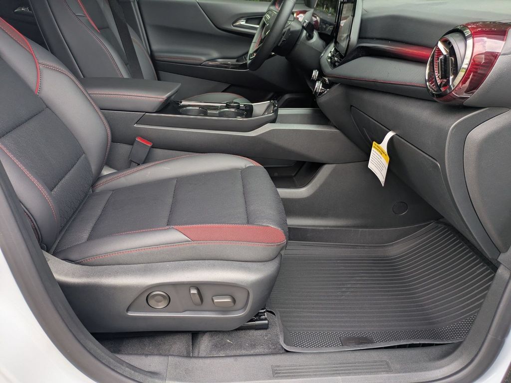 New 2027 Chevrolet Equinox RS w/ Safety and Technology Package FWD image 39