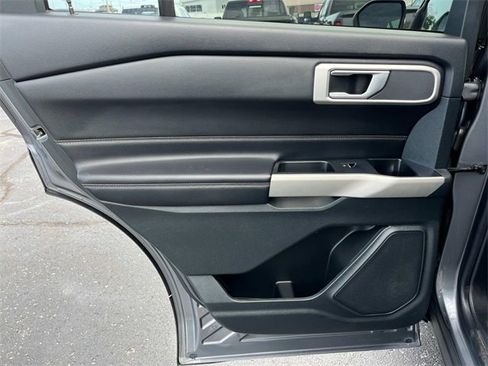 Used 2022 Ford Explorer XLT w/ Equipment Group 202A image 20