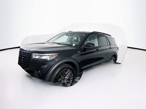 Used 2025 Ford Explorer ST-Line w/ ST-Line Street Pack AWD/4WD image 3
