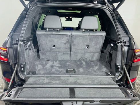 Used 2025 BMW X7 M60i w/ Executive Package image 28