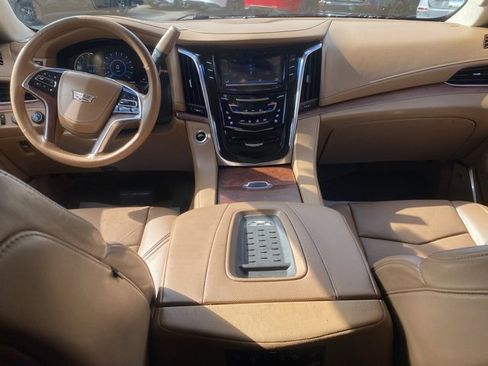 Used 2016 Cadillac Escalade ESV Platinum image 36