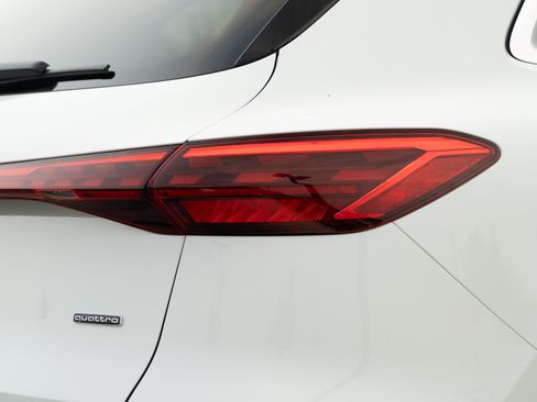 Certified 2025 Audi Q5 Premium AWD/4WD image 27