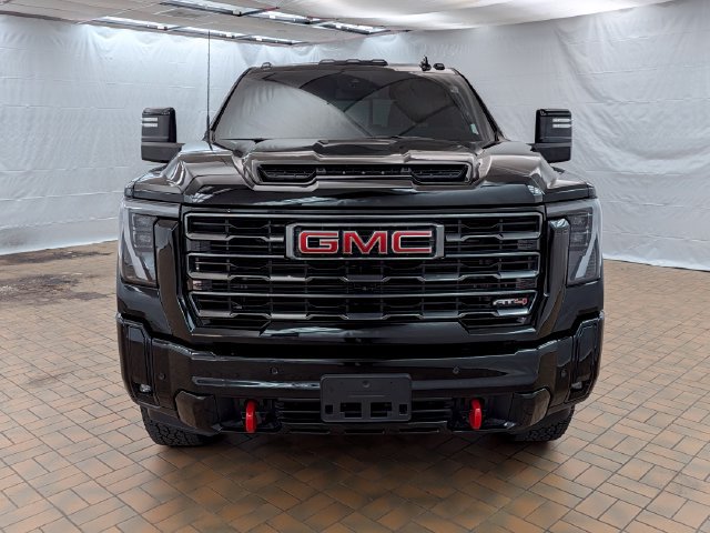 Used 2026 GMC Sierra 2500 AT4 AWD/4WD image 3
