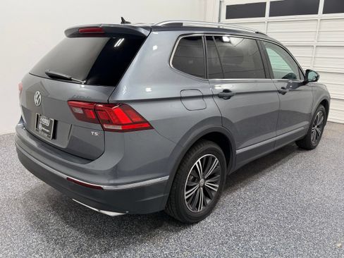 Used 2018 Volkswagen Tiguan SEL FWD image 6