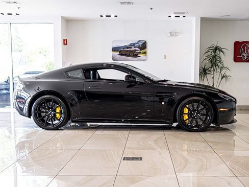 Used 2017 Aston Martin V12 Vantage S RWD image 9