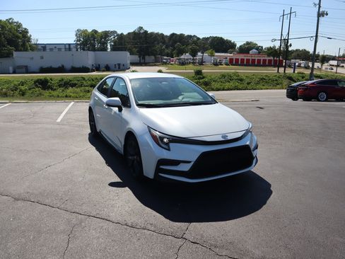 Used 2024 Toyota Corolla SE FWD image 12