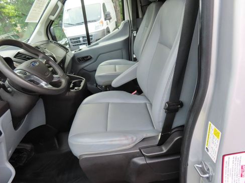 Used 2018 Ford Transit 150 130 Medium Roof RWD image 11