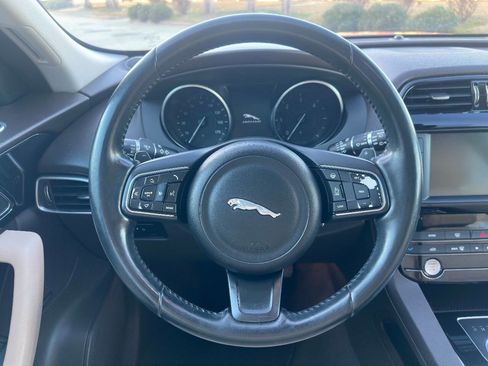 Used 2017 Jaguar F-PACE Prestige image 26