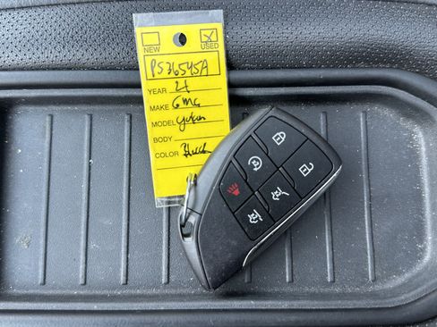 Used 2021 GMC Yukon AT4 w/ AT4 Premium Package AWD/4WD image 35