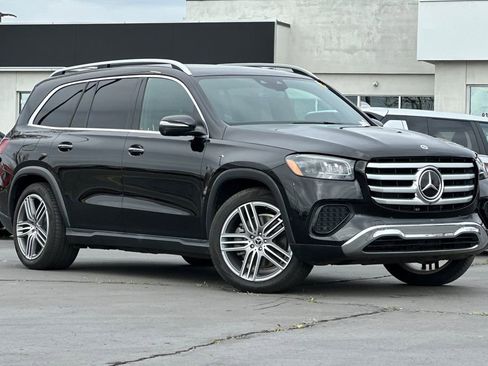 Used 2024 Mercedes-Benz GLS 450 4MATIC image 2