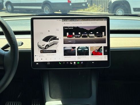 Used 2022 Tesla Model Y Long Range AWD/4WD image 14
