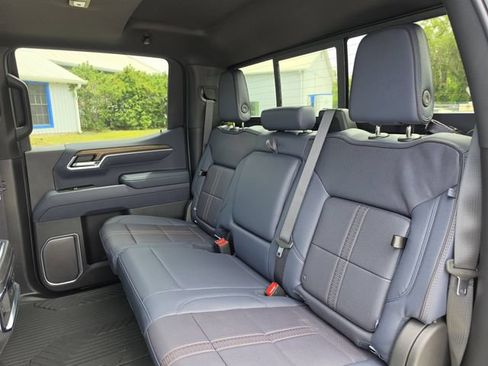 New 2026 Chevrolet Silverado 1500 High Country w/ Technology Package AWD/4WD image 19